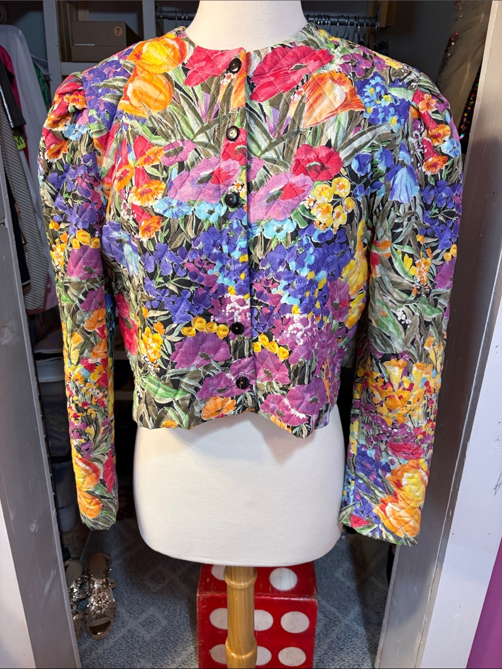 Cropped Floral Quilted Jacket - Multicolor